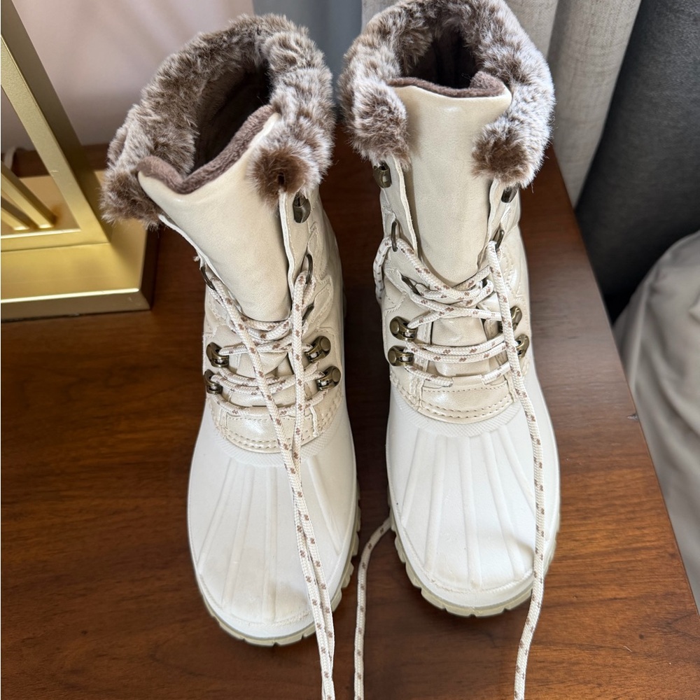 Mykos Reina Duck Boots – Women’s Size 6 – Faux Fur Trim – Worn Once